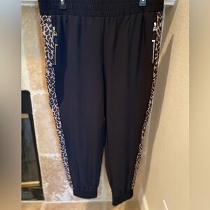 Chico’s Zenergy Black Animal Print Joggers Gold Hardware lightweight stretchy L